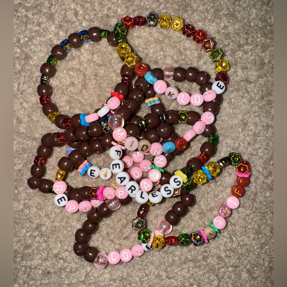 ❤️2 for 10❤️ 9 eras tour taylor swift colorful friendship bracelets
